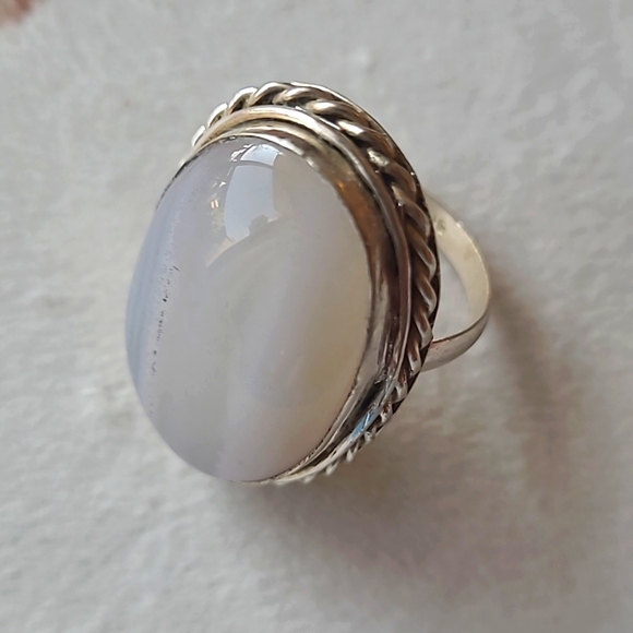 925 Silver White Agate Ring Size 8.5 - Picture 4 of 7